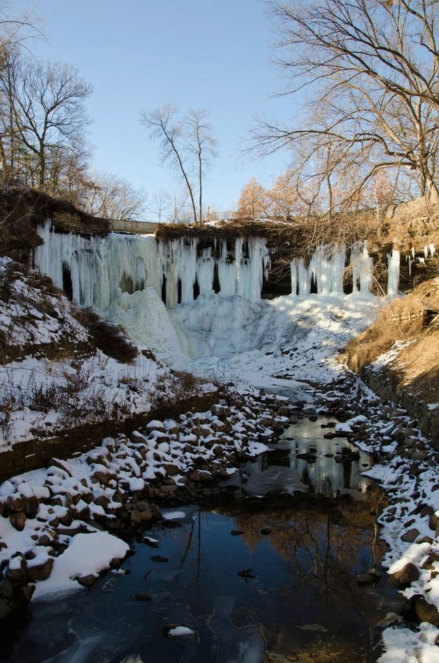 Замерзший водопад Миннехаха