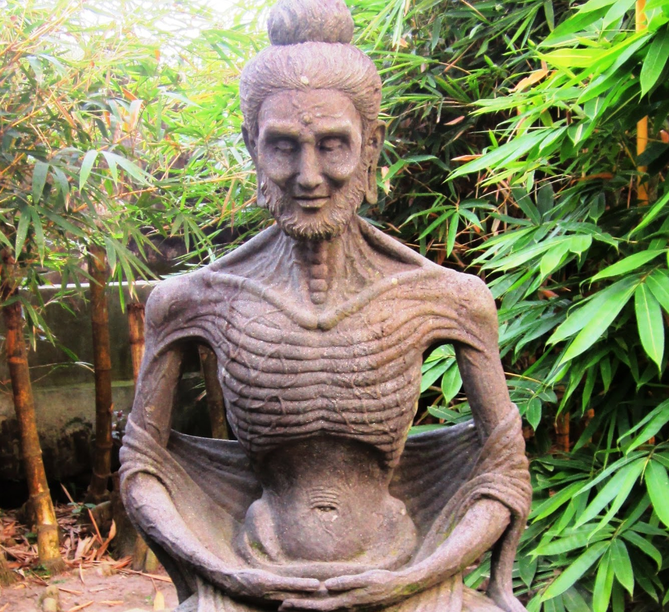 Лечебный голод. Будда аскет скульптура. Голодающий Будда. Будда голодание. Аскеты в буддизме.