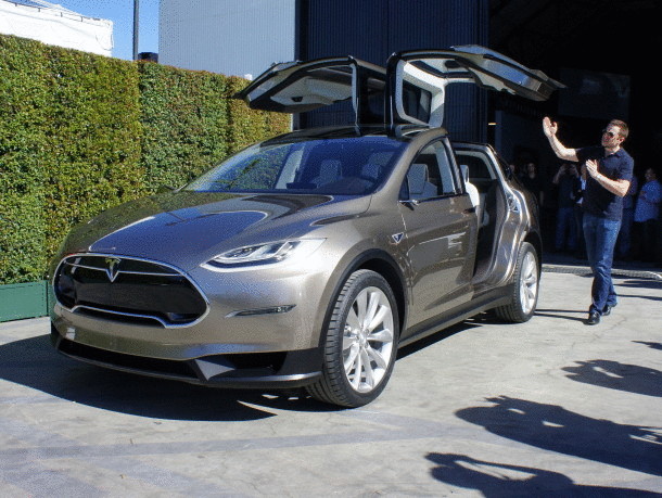 Более 12 тыс. кроссоверов Tesla Model X было предзаказано фанатами Tesla
