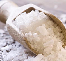 От кашля, бородавок и простуды: 9 полезных рецептов на основе соли