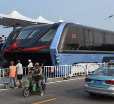 В Китае запустили автобус-портал