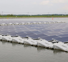 В Сингапуре запустили крупнейший в мире тестовый плавающий солнечный завод