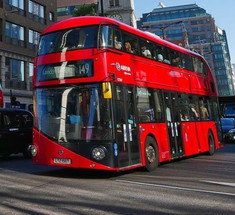 В Великобритании запустили автобус, очищающий воздух