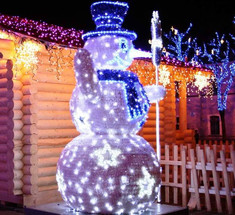 Украшаем дом к Новому году: световые фигуры для дома и улицы