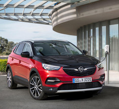 Легковой Opel для РФ стал подключаемым гибридом