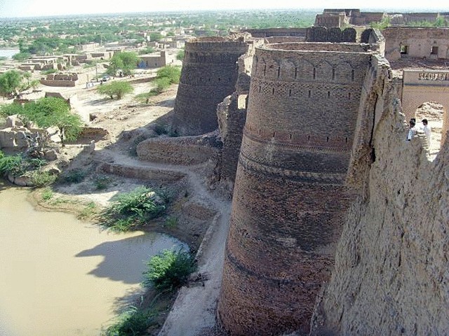 Форт Деравар: неприступная крепость Пакистана