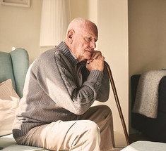 Одиночество увеличивает риск развития деменции на 40 процентов