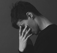 ПОЧЕМУ люди поступают ПЛОХО: 14 психологических причин