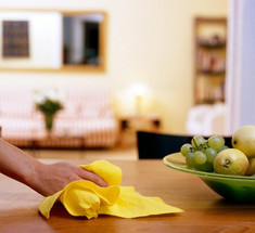 Уборка в доме: избавляемся от пыли и пятен с помощью глицерина