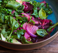 Салат из сырой свеклы — подборка лучших рецептов