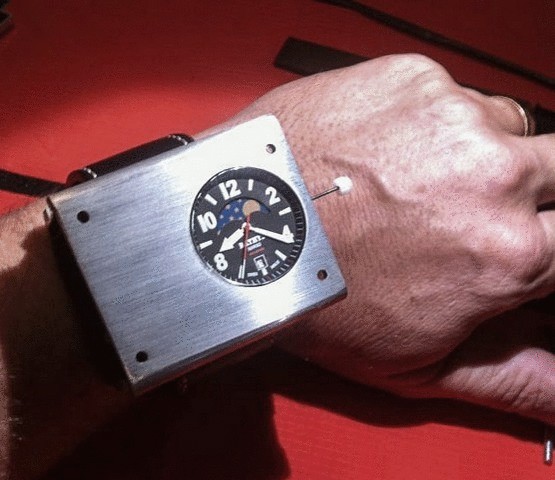 Представлены первые в мире наручные атомные часы