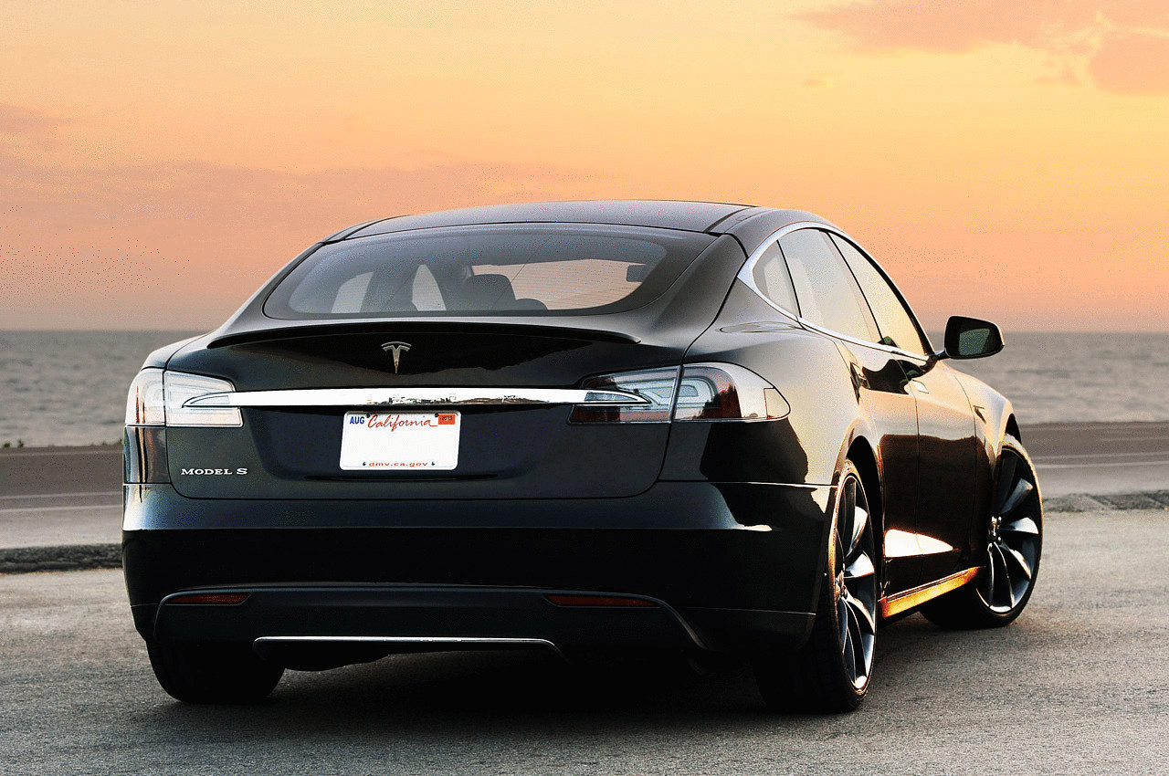 Назван лучший автомобиль Tesla Model S