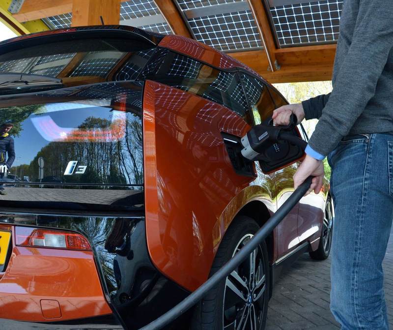 С 2025 в Нидерландах запретят продавать бензиновые и дизельные автомобили