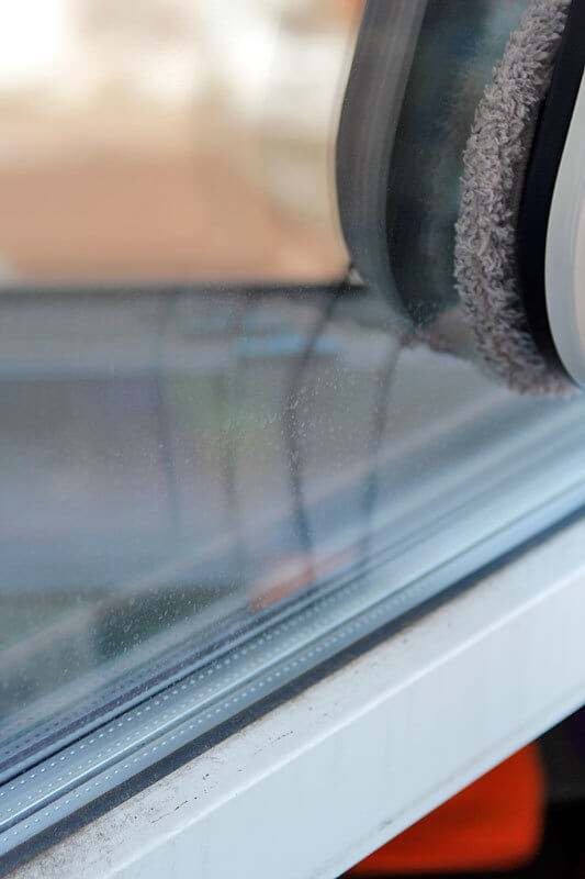 Как помыть окна при помощи хобота?