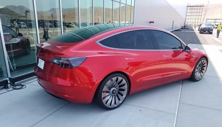 Tesla завершила разработку дизайна электромобиля Model 3