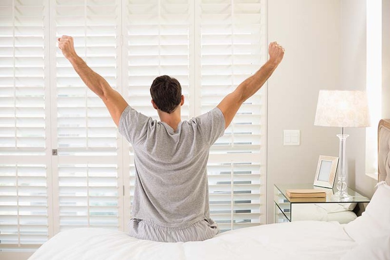 10 полезных упражнений для суставов, не вставая с постели