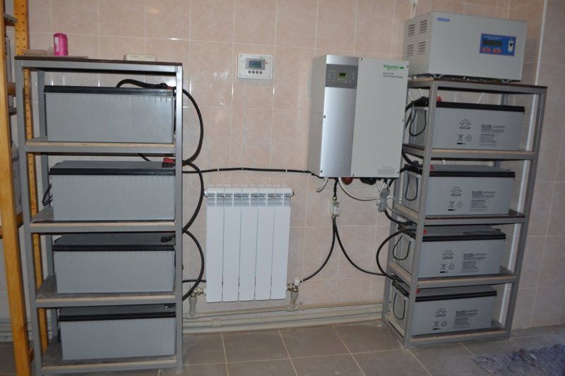 Как выбрать источник бесперебойного электропитания для системы отопления загородного дома