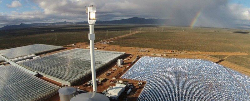 Фермеры из Австралии выращивают овощи с помощью солнечной энергии в пустыне