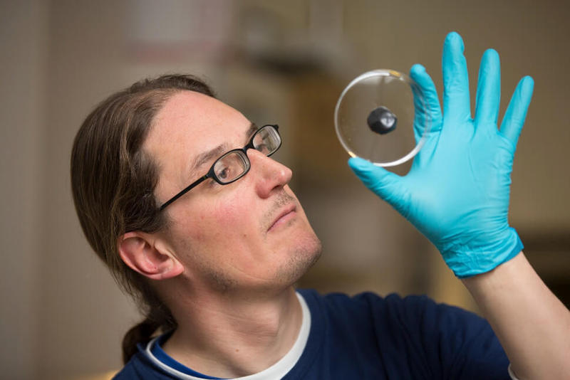 Ученые создали сверхчувствительный датчик из графена