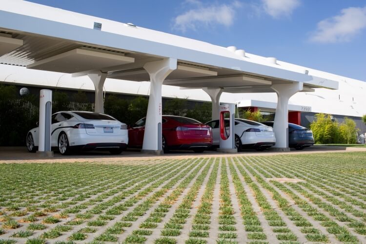 Зарядные станции Tesla Supercharger V3 превзойдут по мощности текущее поколение минимум в 3 раза