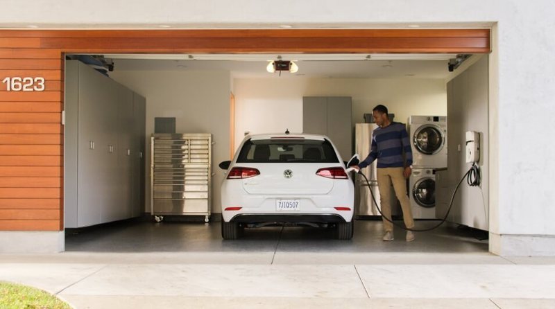 Новый электромобиль VW 2017 e-Golf – цена, экономичность и рейтинг EPA