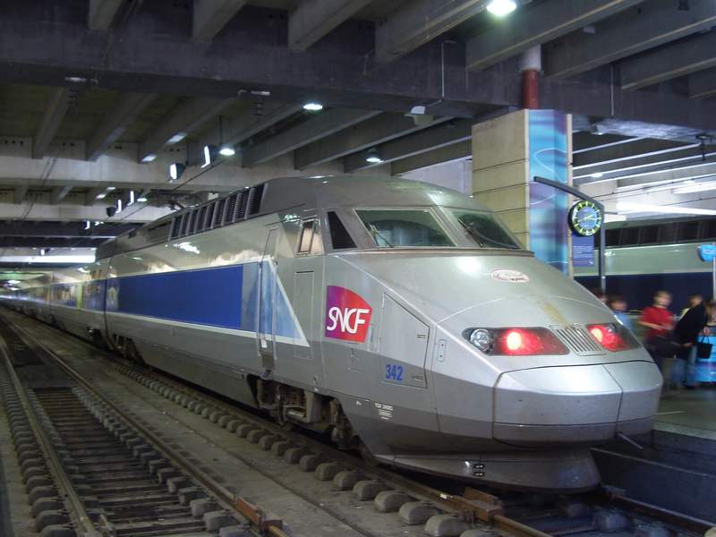 Франция к 2023 году начнет использовать высокоскоростные автономные поезда