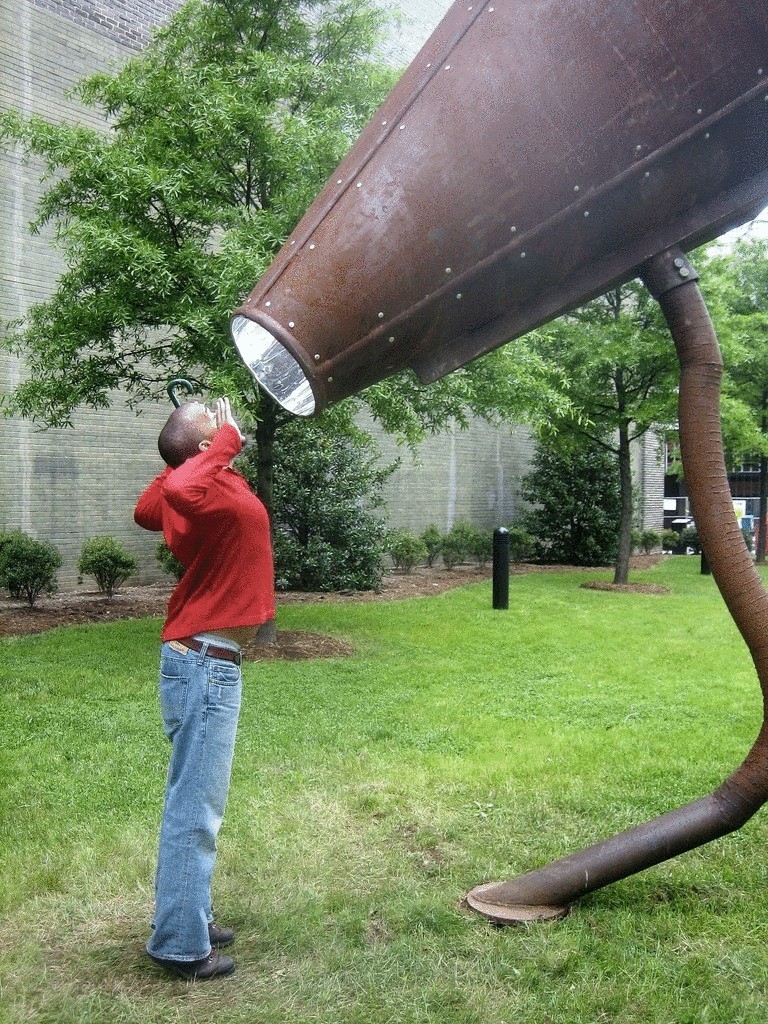 Почему наш голос на самом деле не такой, каким мы его слышим