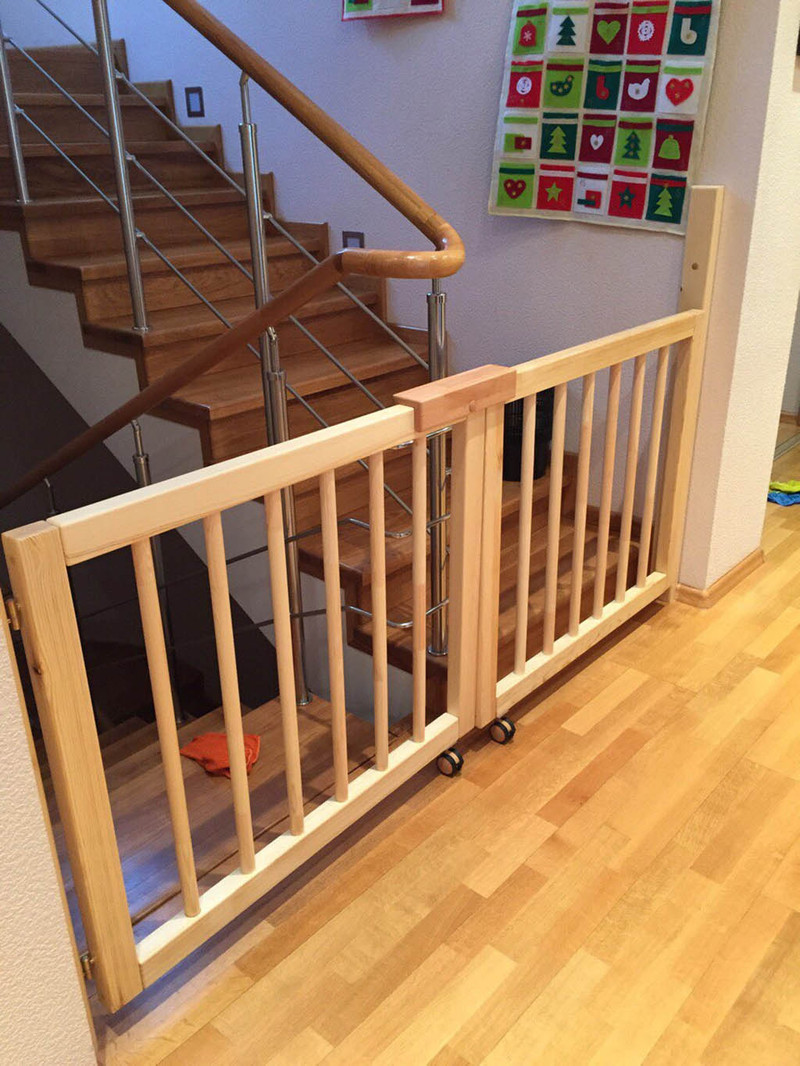 безопасность ребенка на лестнице в доме