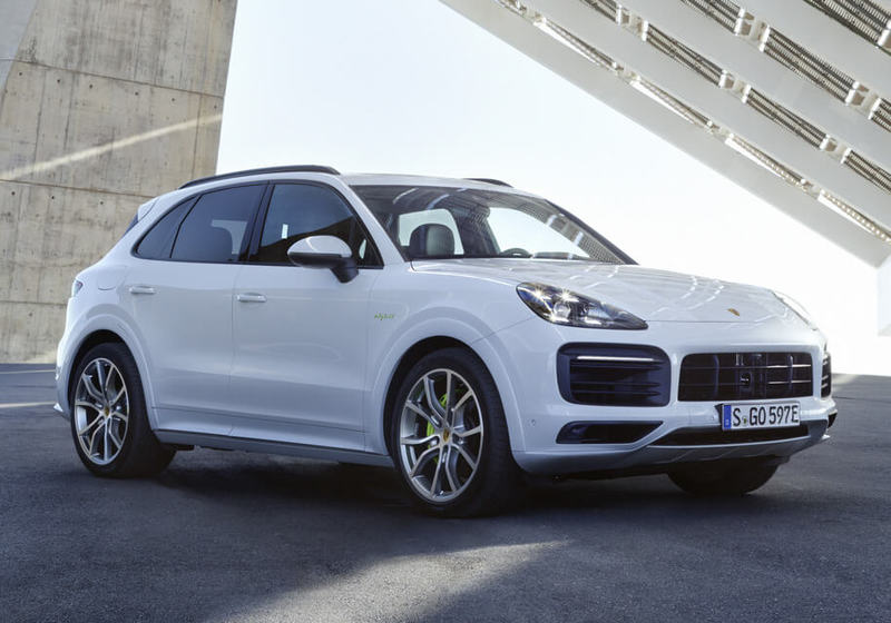 Новый Porsche Cayenne получил 462 гибридных «лошади»