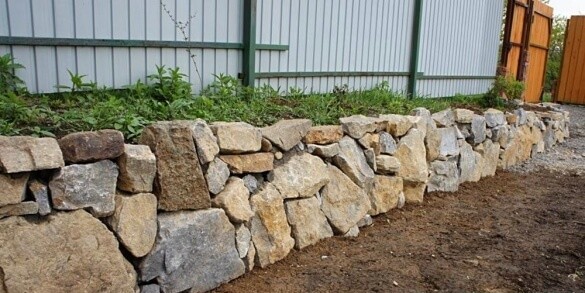 Подпорная стенка из натурального камня