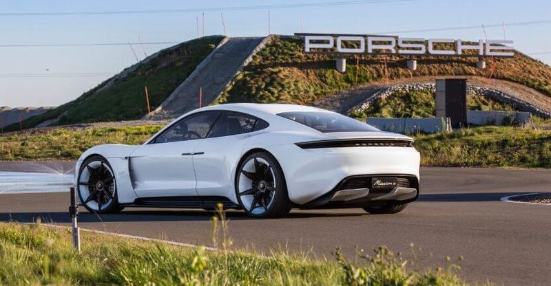 Porsche Taycan: электромобиль Mission E получил новое серийное имя 