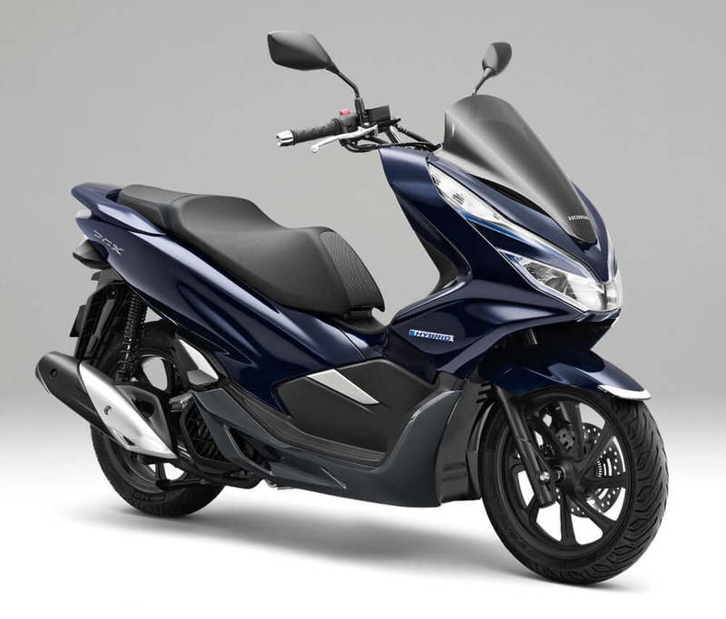 Honda начнет производство гибридного скутера PCX