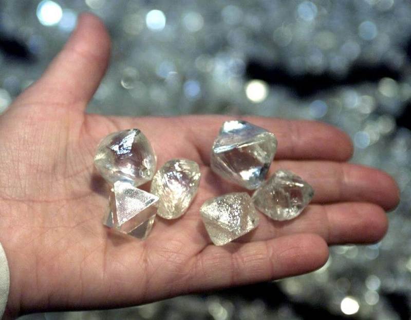Квадриллионы тонн алмазов могут располагаться в недрах Земли