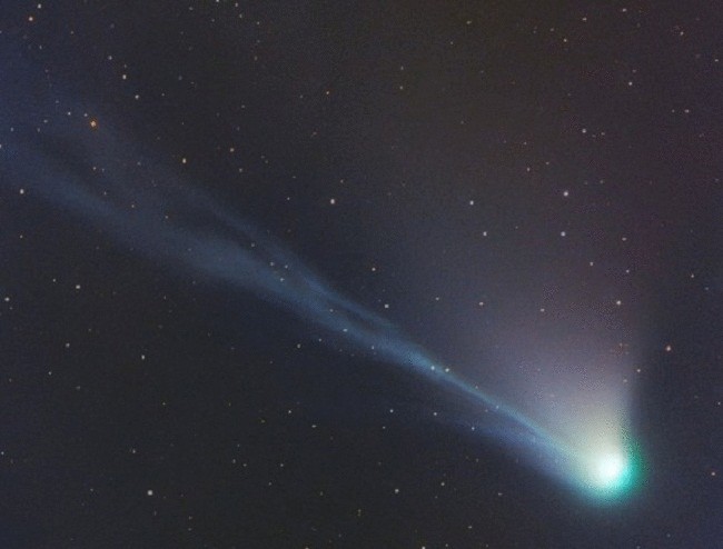 Туманная органическая атмосфера комет может быть источником жизни