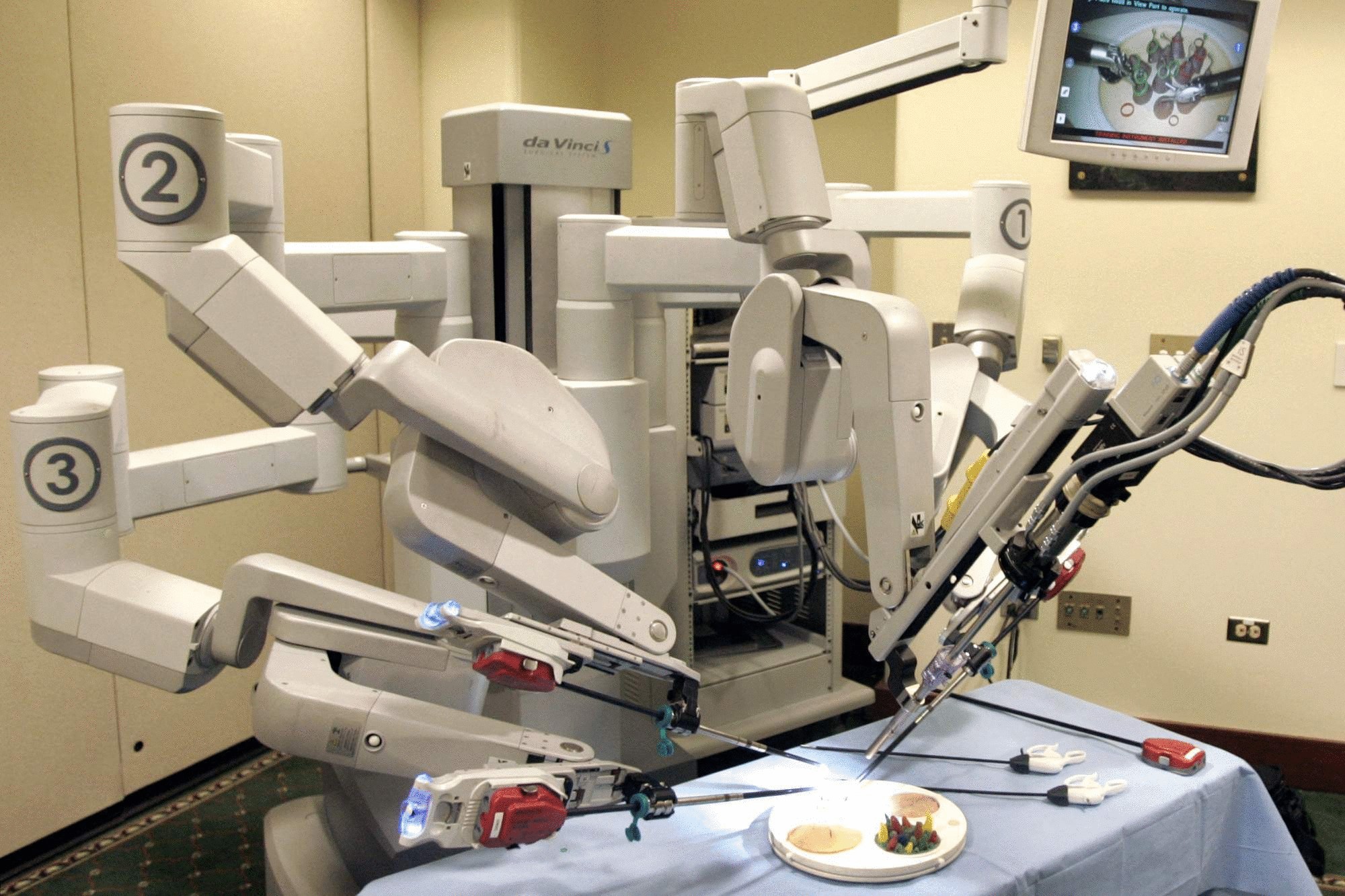 Робот провел операцию. Робот-хирург da Vinci (да Винчи). Da Vinci операционный робот. Робот робот-хирург DAVINCI. Робот-ассистированная хирургическая система «da Vinci».