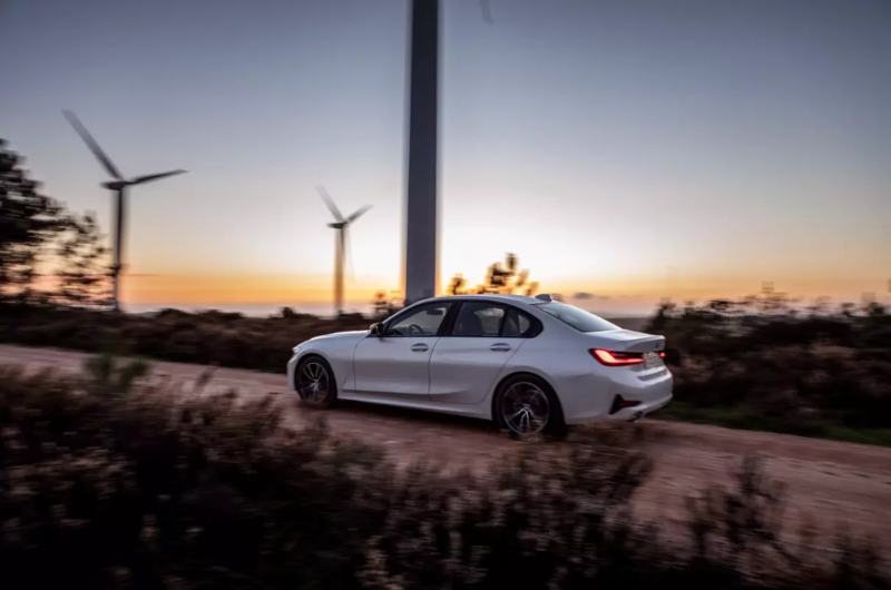  Новая BMW 3 серии стала гибридом с расходом 1,7 литра на 100 километров