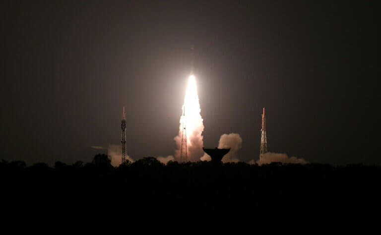 Уничтожение спутника Индией угрожает МКС