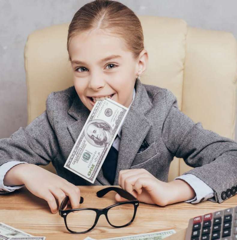 Как научить ребенка обращаться с деньгами: 9 советов