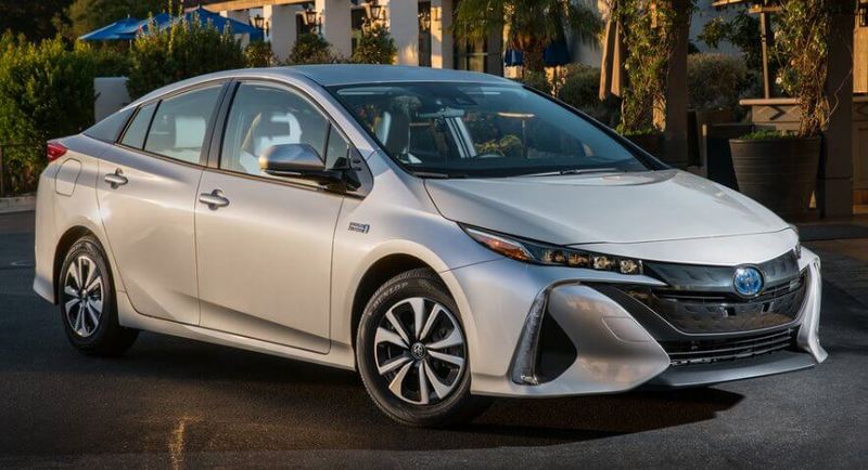Toyota Prius Prime 2020 выходит этим летом