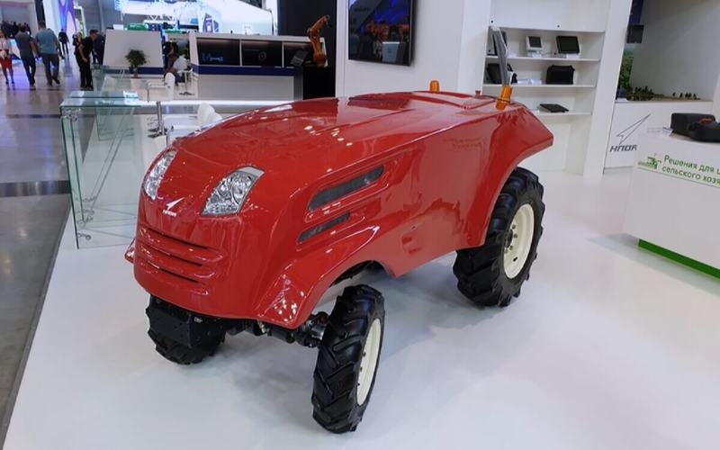 В России показали первый беспилотный трактор