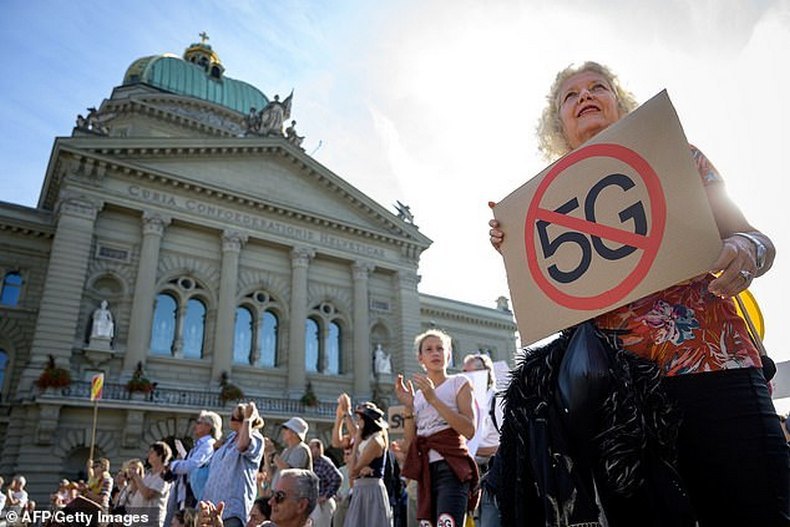 В Европе начались массовые протесты против 5G