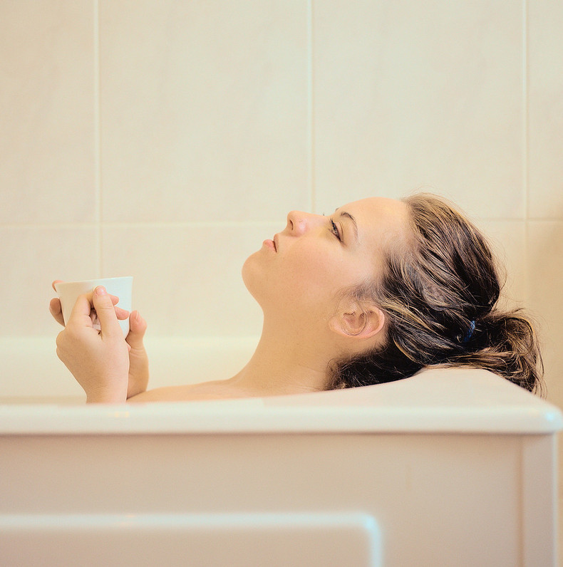 Оздоровление по Залманову: Как правильно принимать скипидарные ванны