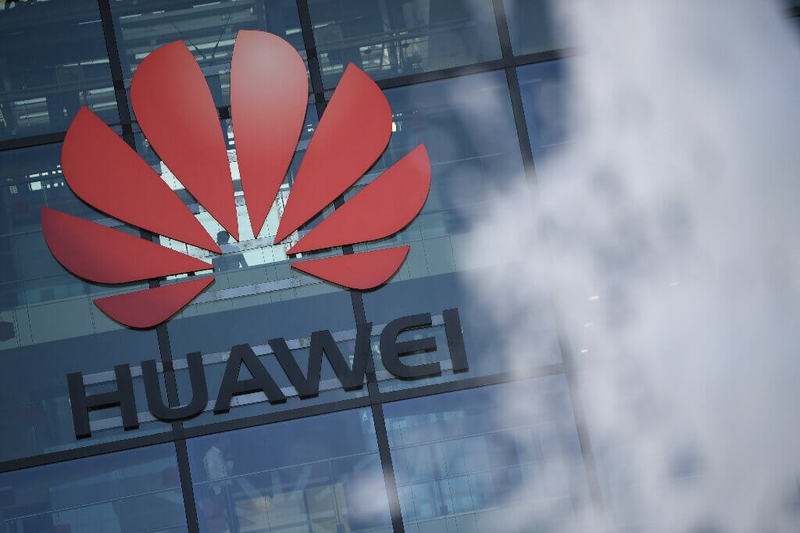 Флагманский телефон Huawei вышел без Google