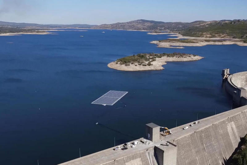 Исследование показывает потенциал плотин ГЭС с плавающими солнечными батареями