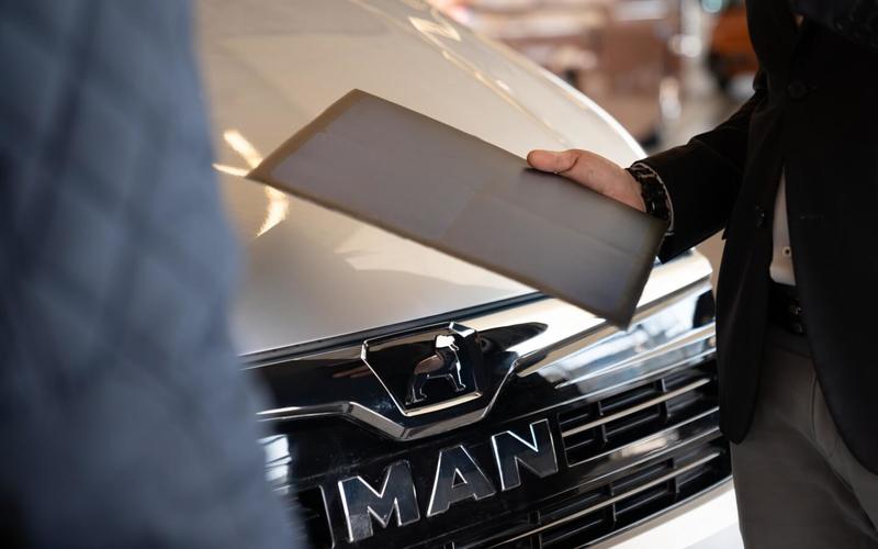 MAN и Sono Motors тестируют интеграцию фотоэлектрических модулей в электрический фургон