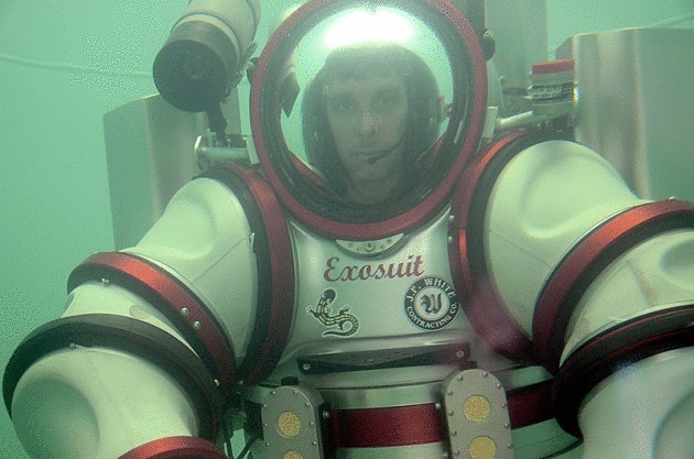 Подводный костюм Exosuit превратит водолаза в подводную лодку