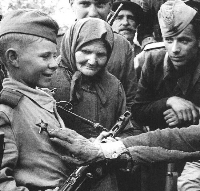 30 знаменитых снимков Великой Отечественной войны